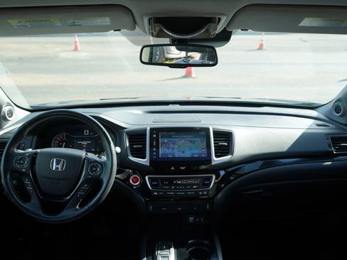 Used 2016 Honda Pilot Touring image 22