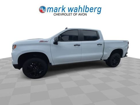 Used 2024 Chevrolet Silverado 1500 LT Trail Boss w/ Convenience Package II image 4