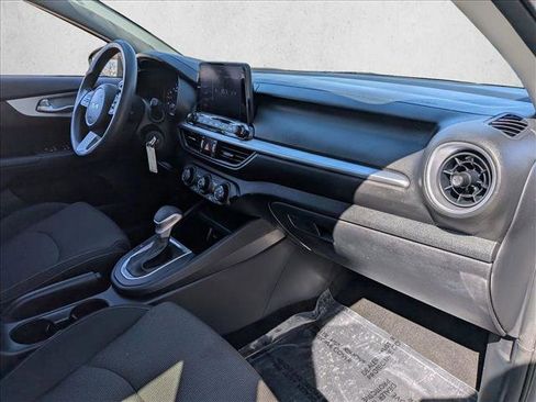 Used 2024 Kia Forte LXS image 19