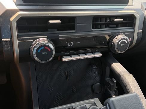Used 2025 Toyota Tacoma TRD Off-Road AWD/4WD image 25