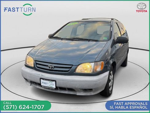 Used 2002 Toyota Sienna LE image 2