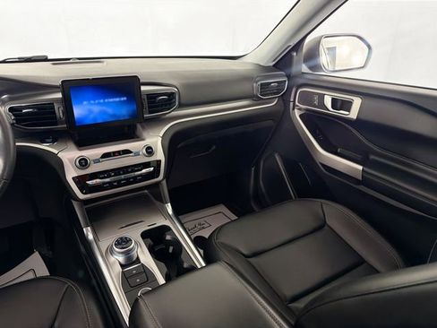 Used 2022 Ford Explorer XLT w/ Equipment Group 202A image 23