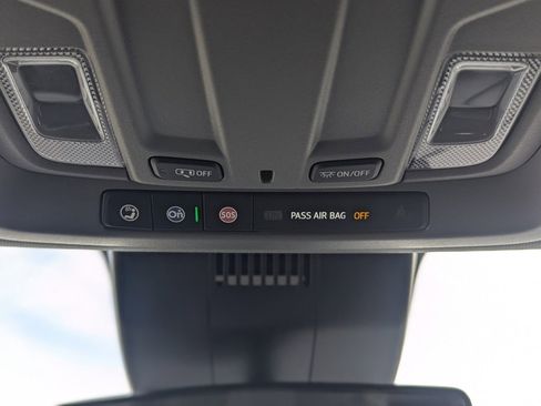 Used 2025 Chevrolet Silverado 1500 LT w/ Z71 Off-Road Package image 41