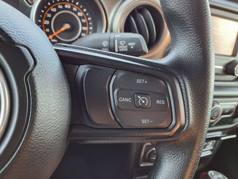 Used 2021 Jeep Wrangler Sport AWD/4WD image 14