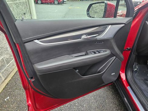 Certified 2024 Cadillac XT6 Sport w/ Technology Package image 24