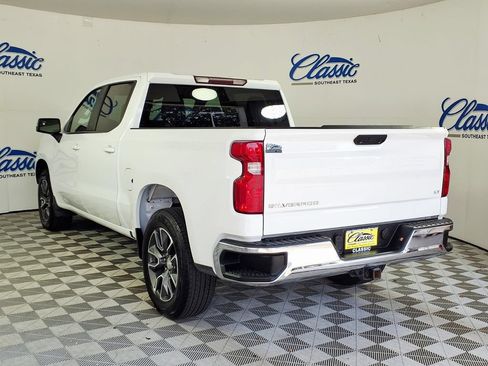 Used 2022 Chevrolet Silverado 1500 LT RWD image 2
