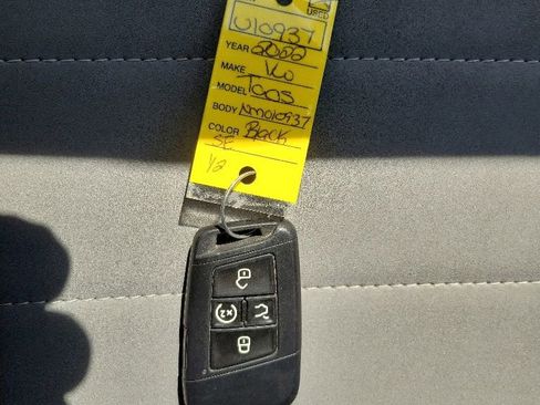 Certified 2022 Volkswagen Taos SE FWD image 36