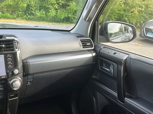 Certified 2024 Toyota 4Runner TRD Off-Road image 22