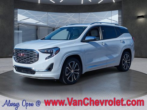 Used 2020 GMC Terrain Denali w/ Denali Premium Package image 1