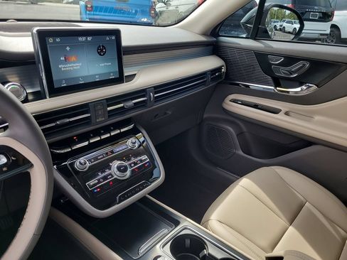 Certified 2022 Lincoln Corsair FWD image 18