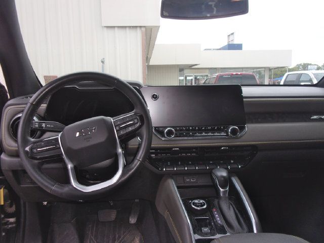Used 2023 Chevrolet Colorado ZR2 w/ ZR2 Convenience Package III AWD/4WD image 9
