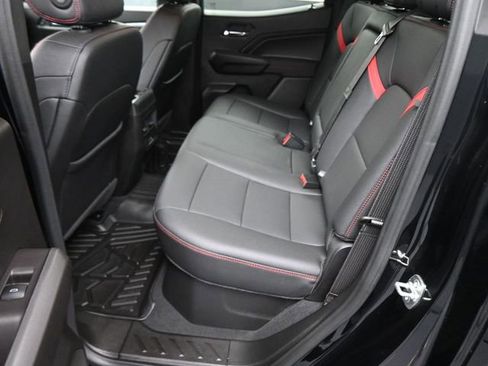 Used 2025 Chevrolet Colorado Z71 w/ Technology Package image 16