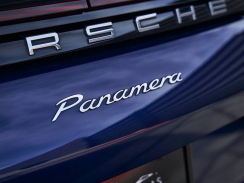Used 2020 Porsche Panamera 4 image 9