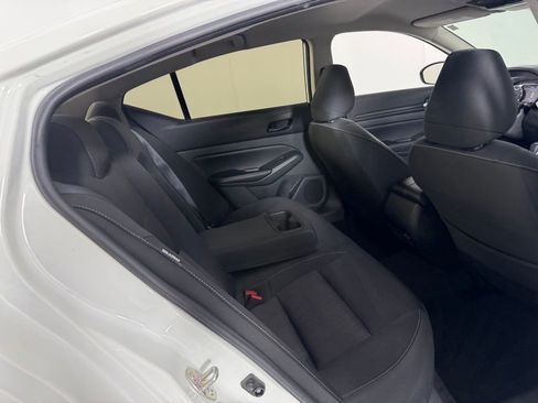 Used 2025 Nissan Altima 2.5 SV FWD image 29