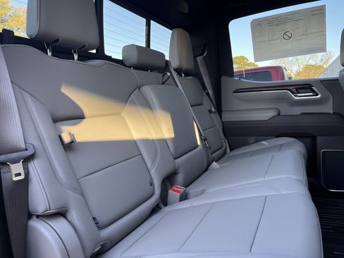 New 2026 GMC Sierra 1500 SLT w/ SLT Premium Package image 16