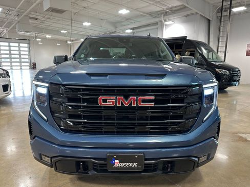 Used 2025 GMC Sierra 1500 Elevation image 2