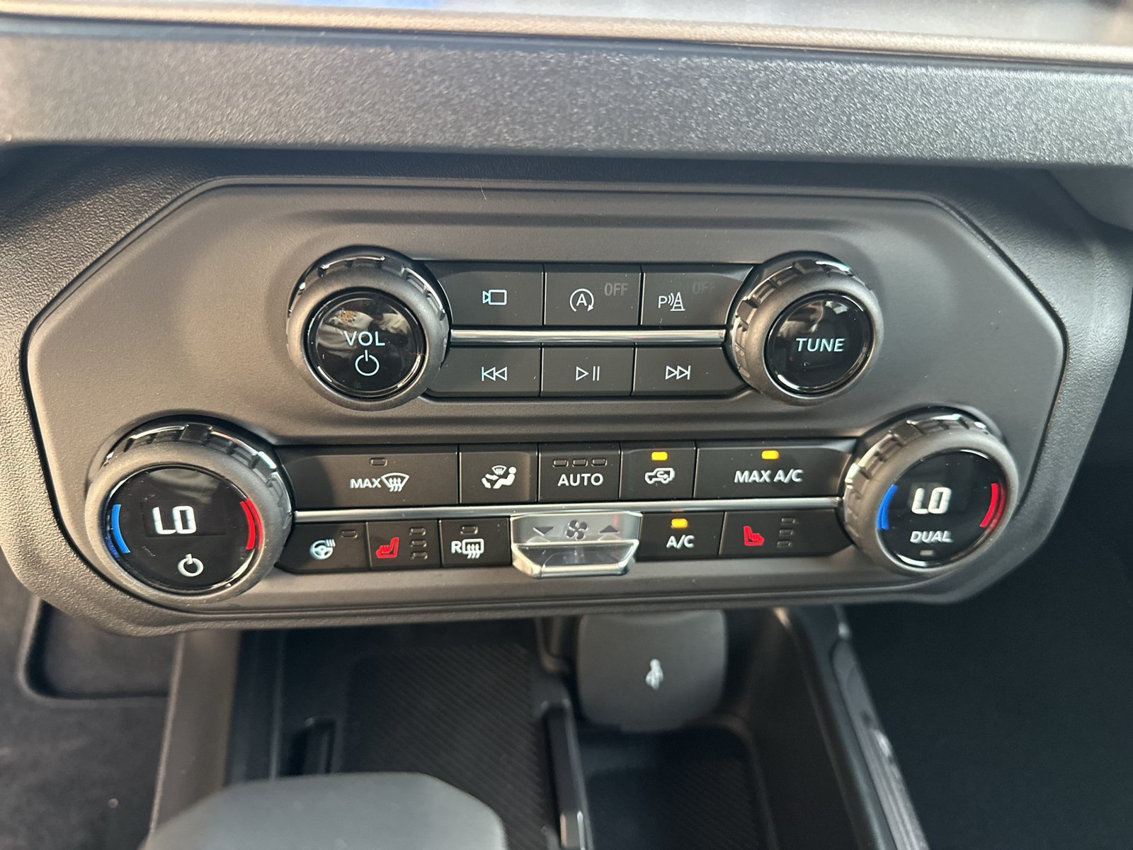 New 2026 Ford Bronco Outer Banks AWD/4WD image 23