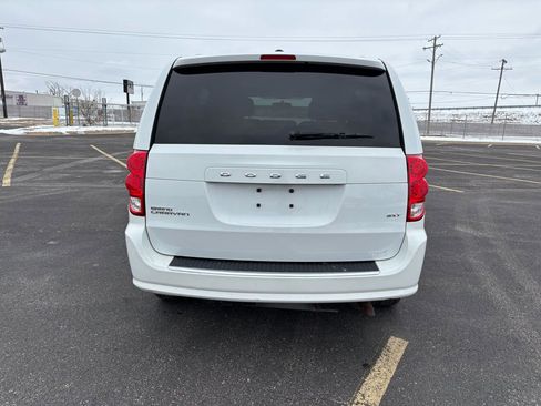 Used 2014 Dodge Grand Caravan SXT image 27