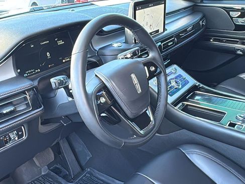 Used 2023 Lincoln Aviator Standard w/ Class IV Trailer Tow Package image 18