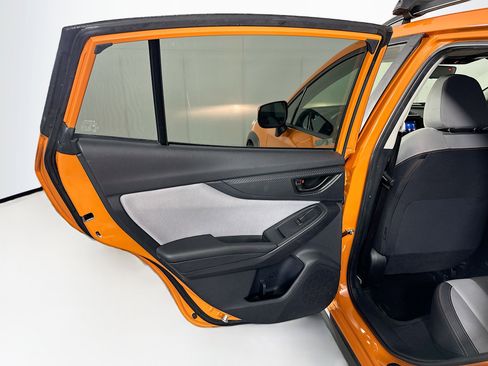 Used 2019 Subaru Crosstrek 2.0i Premium w/ Moonroof Package image 25