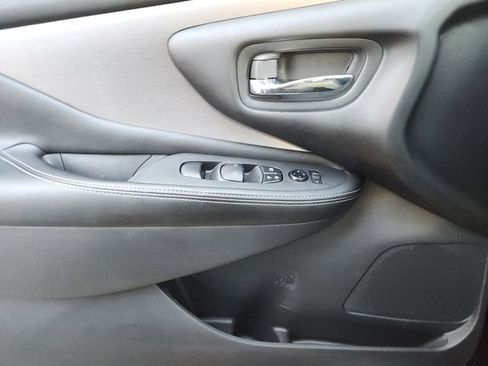 Used 2023 Nissan Murano SV image 19