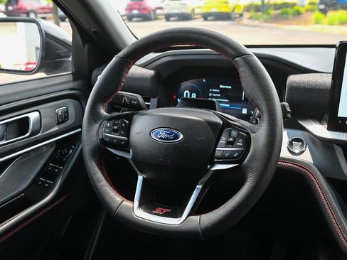 Certified 2025 Ford Explorer ST AWD/4WD image 33