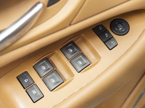 Used 2017 Cadillac Escalade ESV Platinum image 27