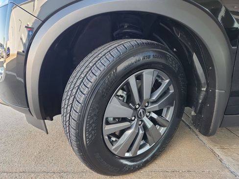 Certified 2025 Nissan Pathfinder SV image 31