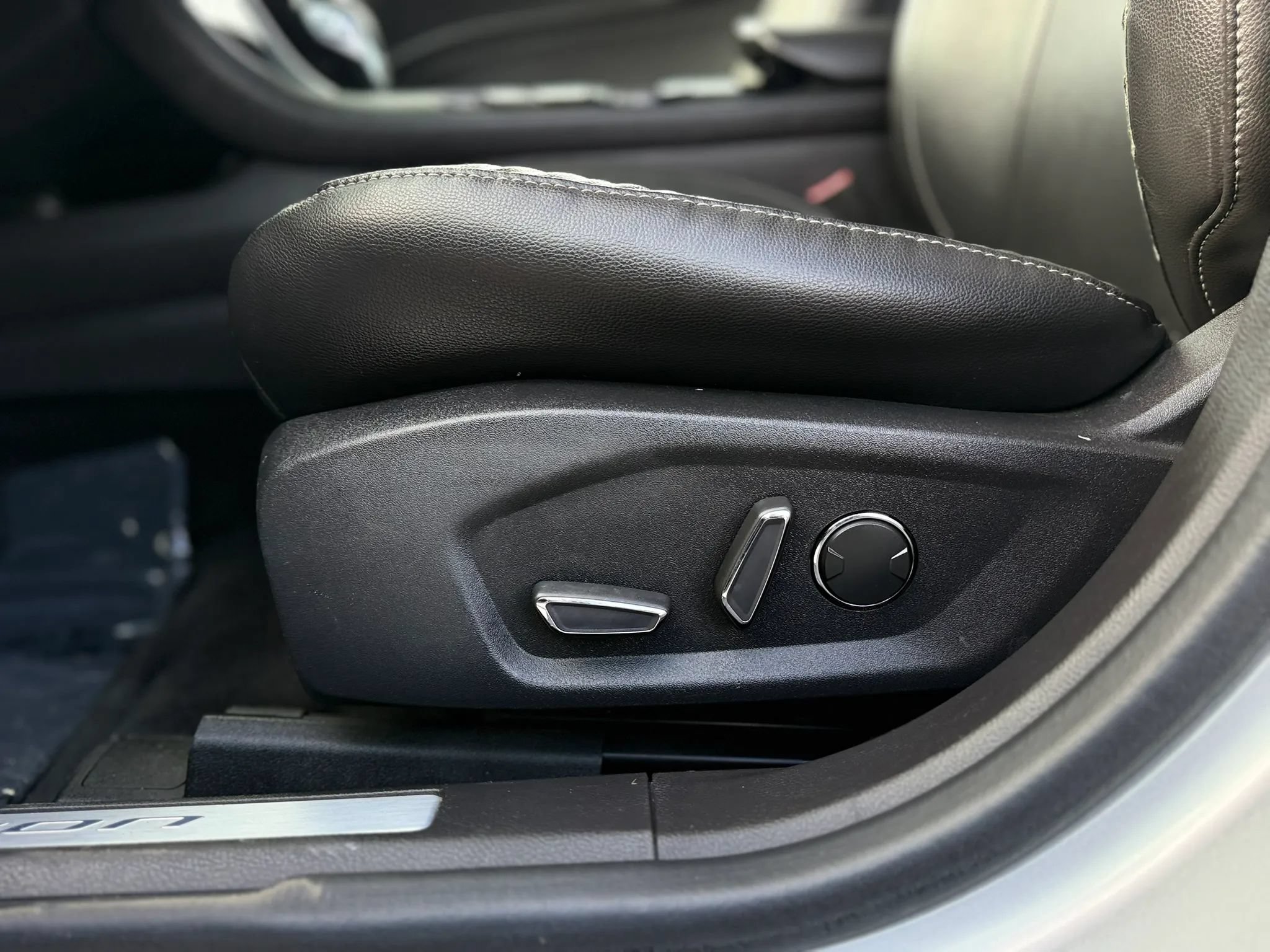 Used 2014 Ford Fusion Titanium FWD image 27