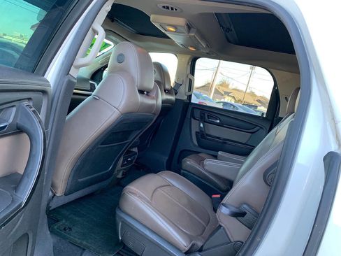 Used 2014 GMC Acadia SLT image 3