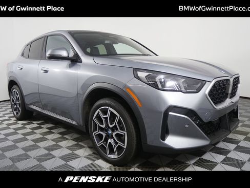 Certified 2025 BMW X2 xDrive28i w/ Technology Package image 1