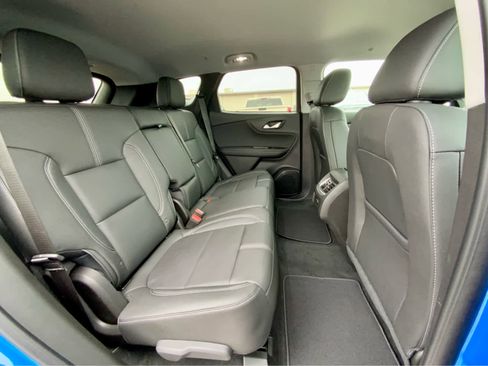 New 2025 Chevrolet Blazer LT w/ Midnight/Sport Edition image 27
