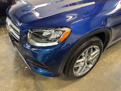 Used 2017 Mercedes-Benz GLC 300 4MATIC image 4