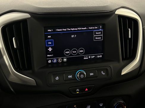 Used 2024 GMC Terrain SLE image 17