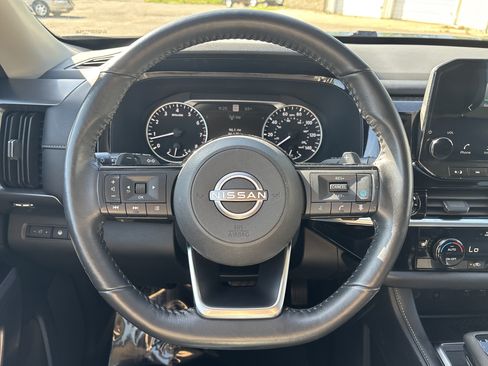 Used 2023 Nissan Pathfinder SL w/ Black Appearance Package AWD/4WD image 24