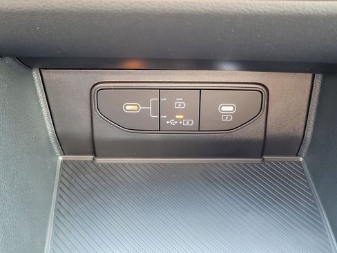 New 2026 Kia Sportage LX FWD image 32
