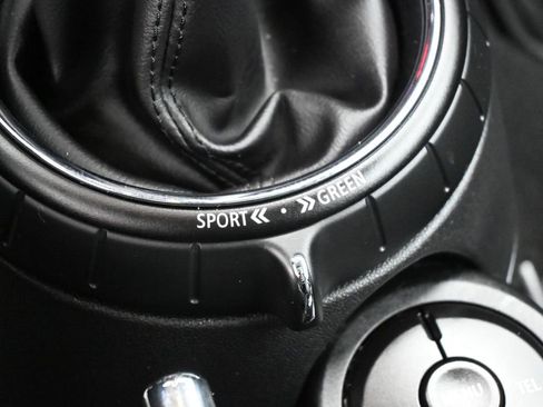 Used 2015 MINI Cooper S image 21