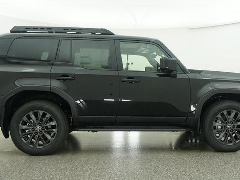 New 2027 Toyota Land Cruiser w/ Premium Package AWD/4WD image 27