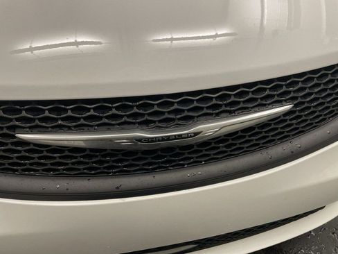 Used 2025 Chrysler Voyager LX image 24