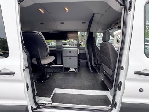 Used 2017 Ford Transit 150 XLT image 44