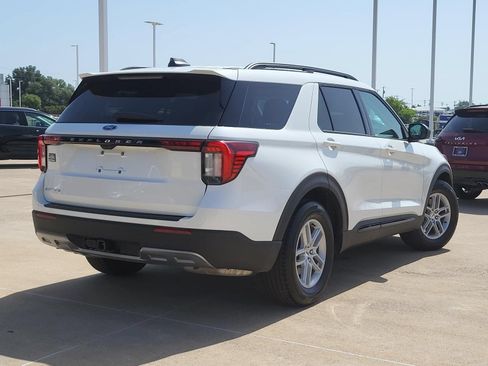 Used 2026 Ford Explorer Active w/ Active Comfort Package RWD image 6