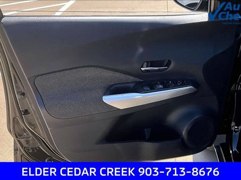 Used 2018 Nissan Kicks SV FWD image 24