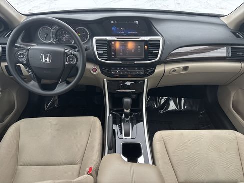 Used 2016 Honda Accord EX image 16