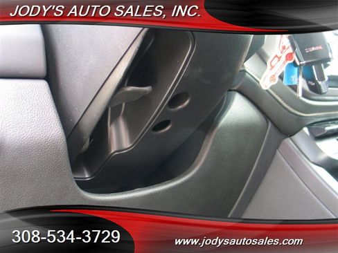 Used 2022 GMC Canyon AT4 w/ Trailering Package image 7