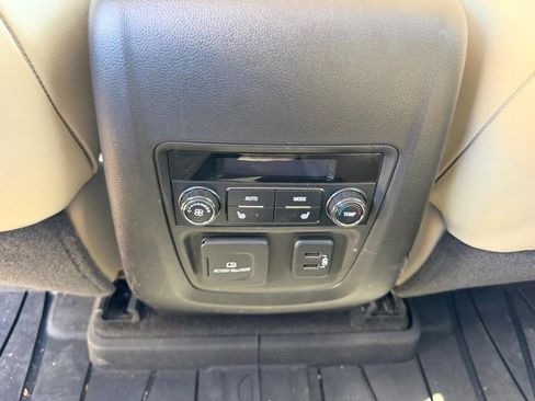 Used 2018 Buick Enclave Premium FWD image 10