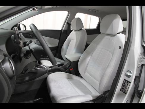 Used 2022 Hyundai Kona SEL image 5