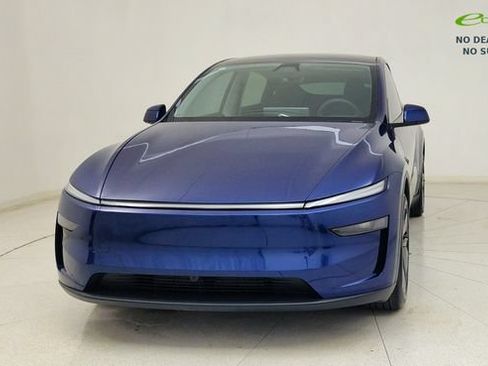 Used 2026 Tesla Model Y 2WD image 3