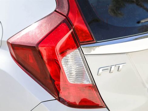 Used 2019 Honda Fit EX image 10