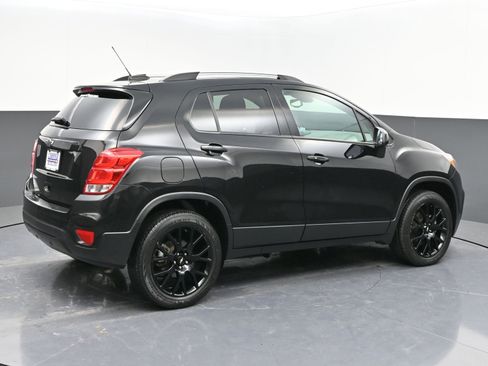 Used 2022 Chevrolet Trax LT w/ Midnight Edition image 7