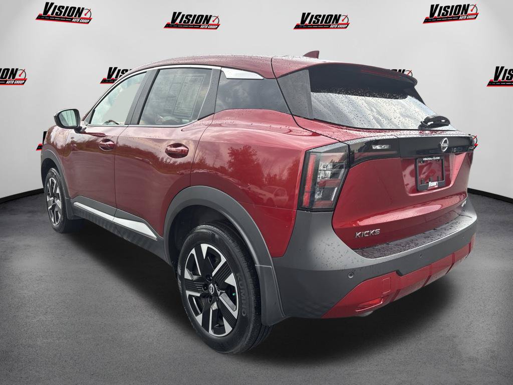 Used 2025 Nissan Kicks SV AWD/4WD image 7